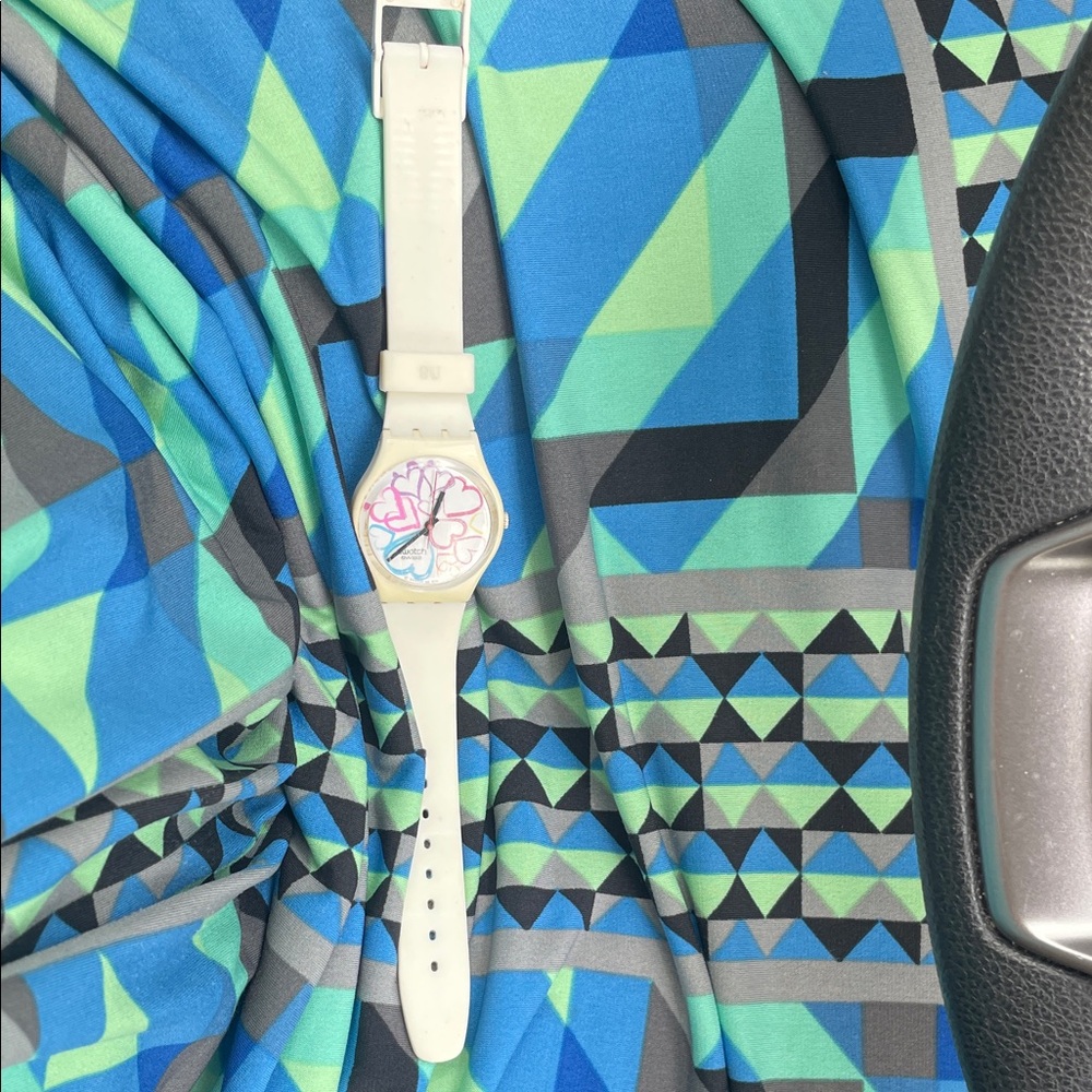 Swatch Bouquet D’Amour Cream White Silicone Watch with Multicolor Heart Dial